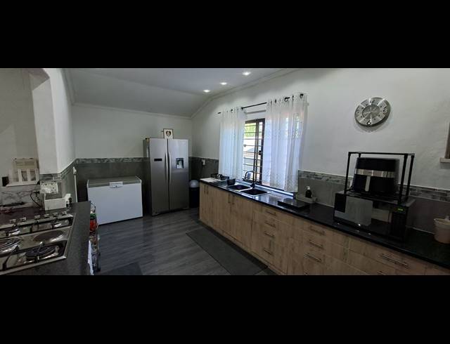 3 bed property to rent in FLORIDA